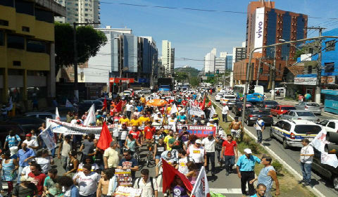 Parlamentares adiam votação dos destaques do PL 4330, mas manifestações continuam até o projeto de lei cair!